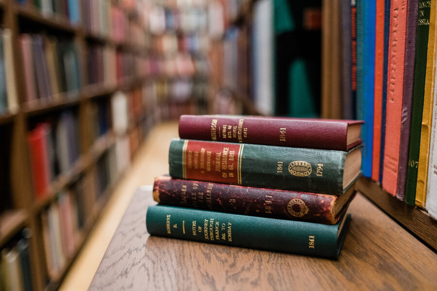 Knygos anglų kalba ir jų prasmė visuomenei